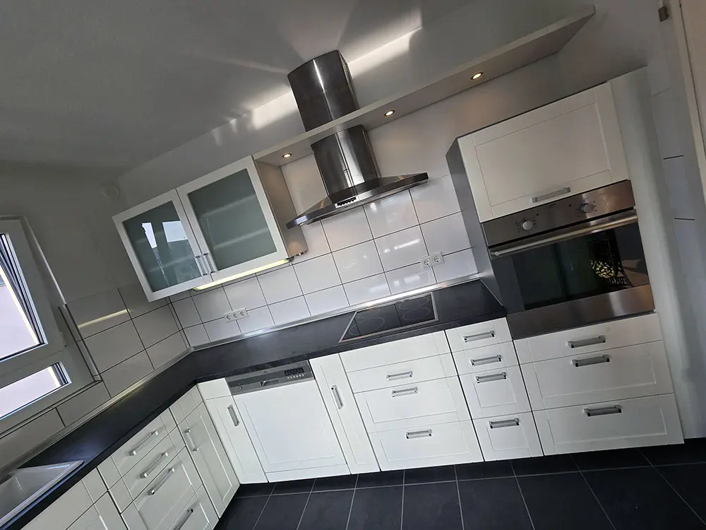 Von PIR fertig eingebaute Küche
