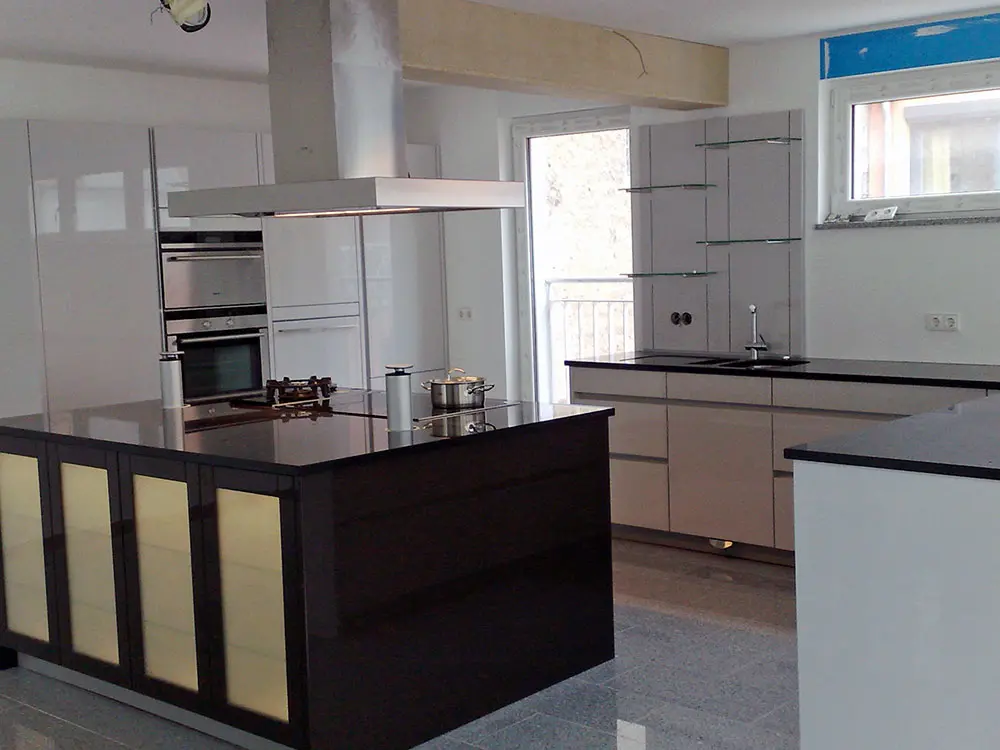 Von PIR fertig eingebaute Küche
