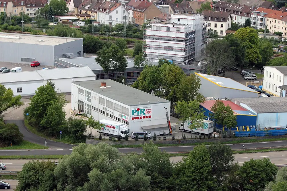 Luftaufnahme der PIR Umzüge Lagerhalle / Geschäftsgebäude