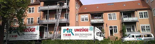 Zwei Umzugs-Transporter der Firma Pir Umzüge Karlsruhe
