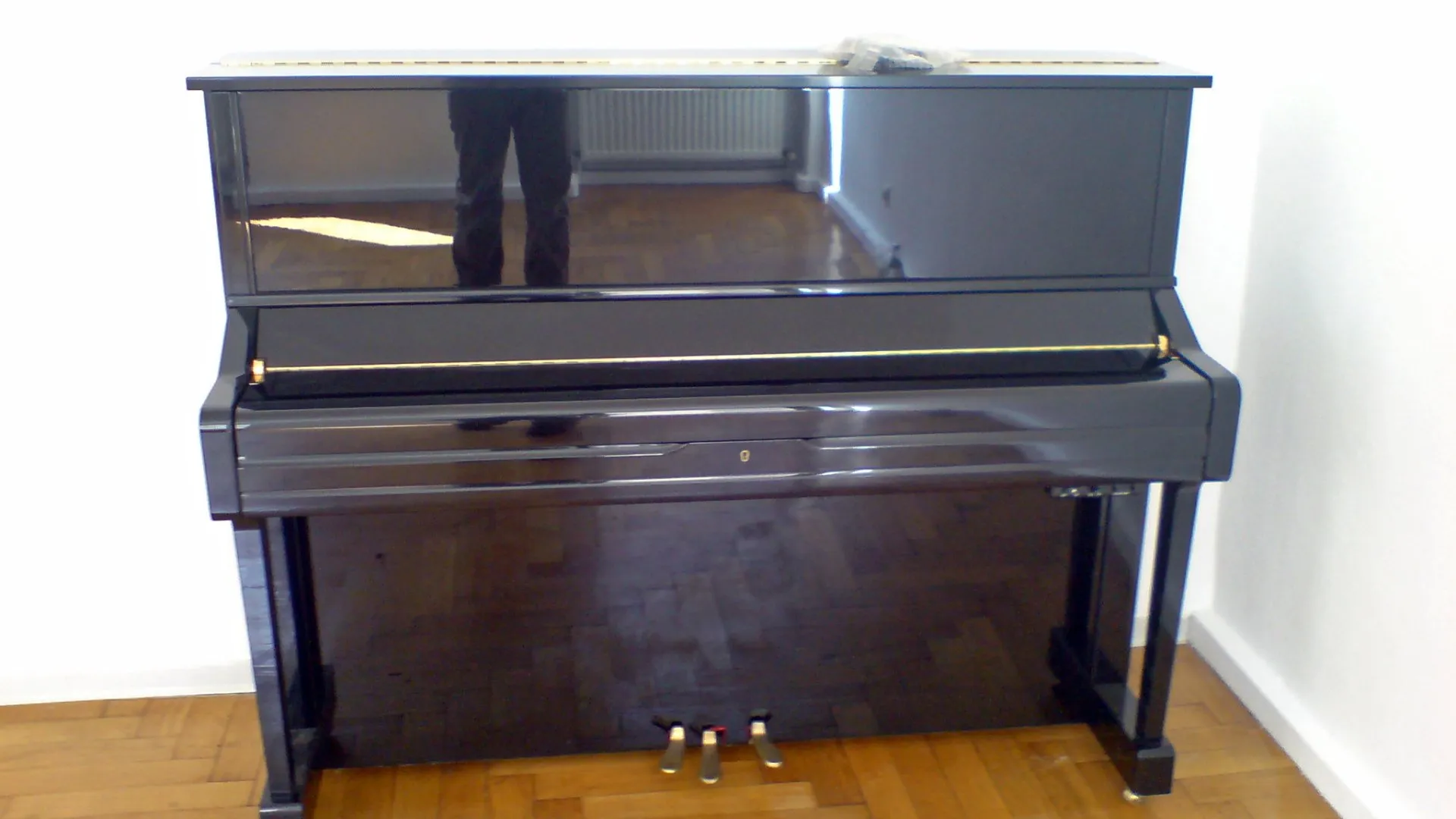 Ein schwarzes Klavier